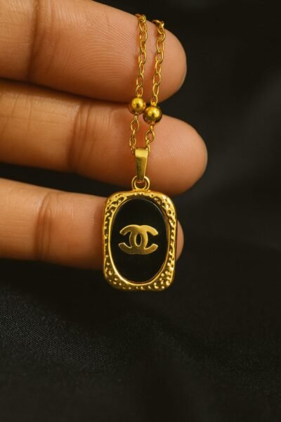 Luxury-Inspired Black & Gold Emblem Pendant Chain - Image 3