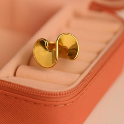 Elan Curve Flow Ring - Image 2