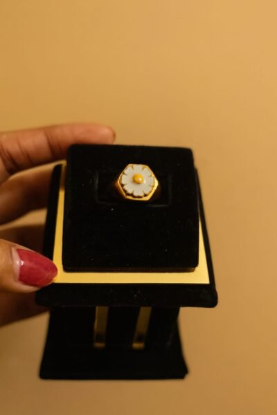 Golden Daisy Bloom Ring