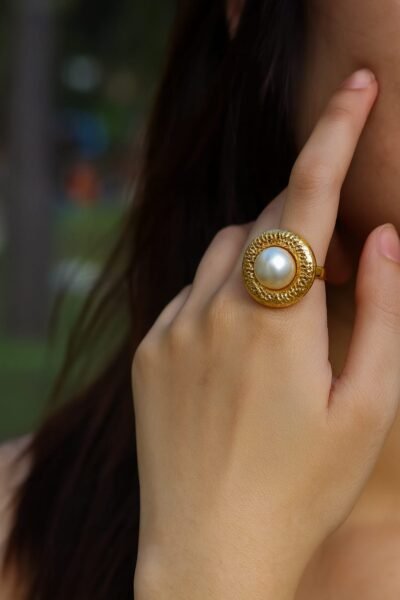 Elysia Pearl Hammered Gold Ring - Image 4