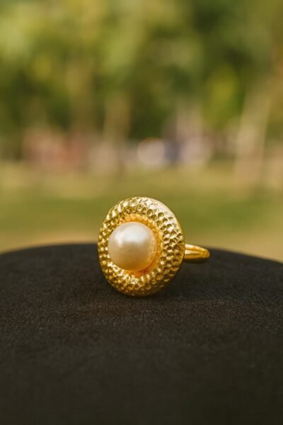 Elysia Pearl Hammered Gold Ring - Image 2