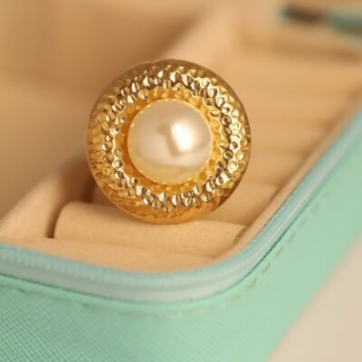 Elysia Pearl Hammered Gold Ring