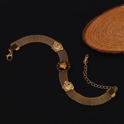 Regal Lion Chain Mesh Bracelet - Image 3