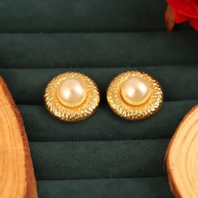 Regal Vintage Pearl Stud Earrings - Image 2