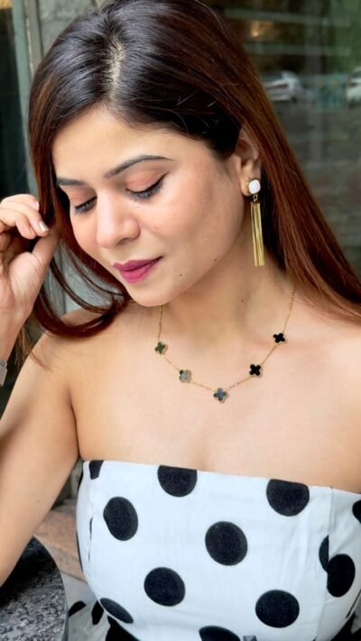 Midnight Clover Elegance Necklace