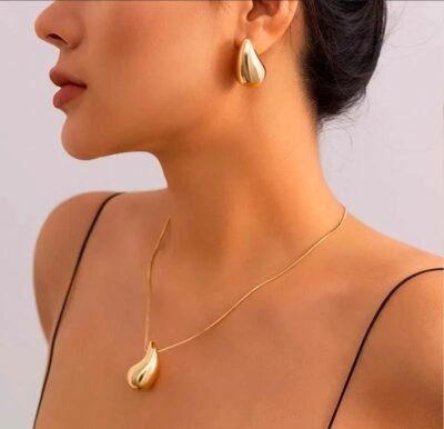 Golden Teardrop Pendant & Earrings Set