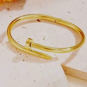 Golden Nail-Design Bangle