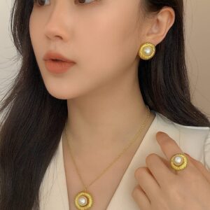 Elegant Gold-Tone Pearl Combo Set