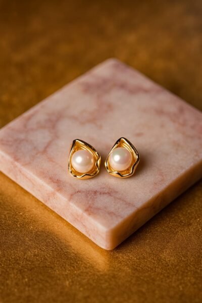 Sioura Orchid Shell Pearl Studs