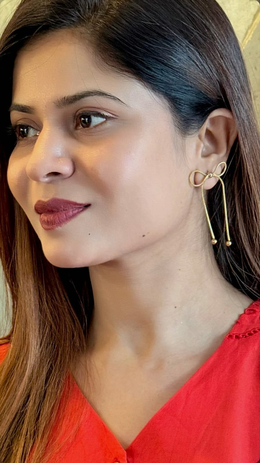 Elegant Korean-style gold bow earrings