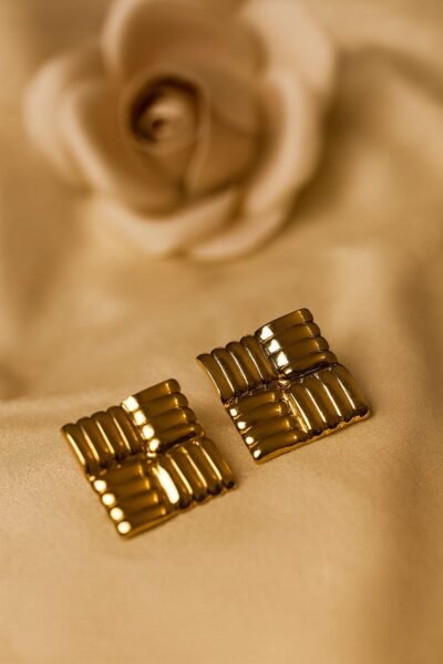Sioura Luxe Quad-Ridge Studs