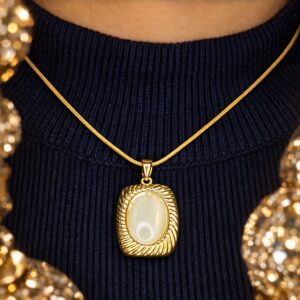 Sioura Luxe Moonstone Gold Pendant Necklace
